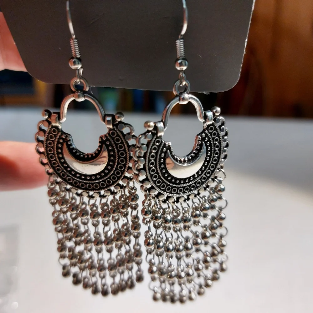 Paparazzi Silver Chandelier Earrings Catching Dreams NWT